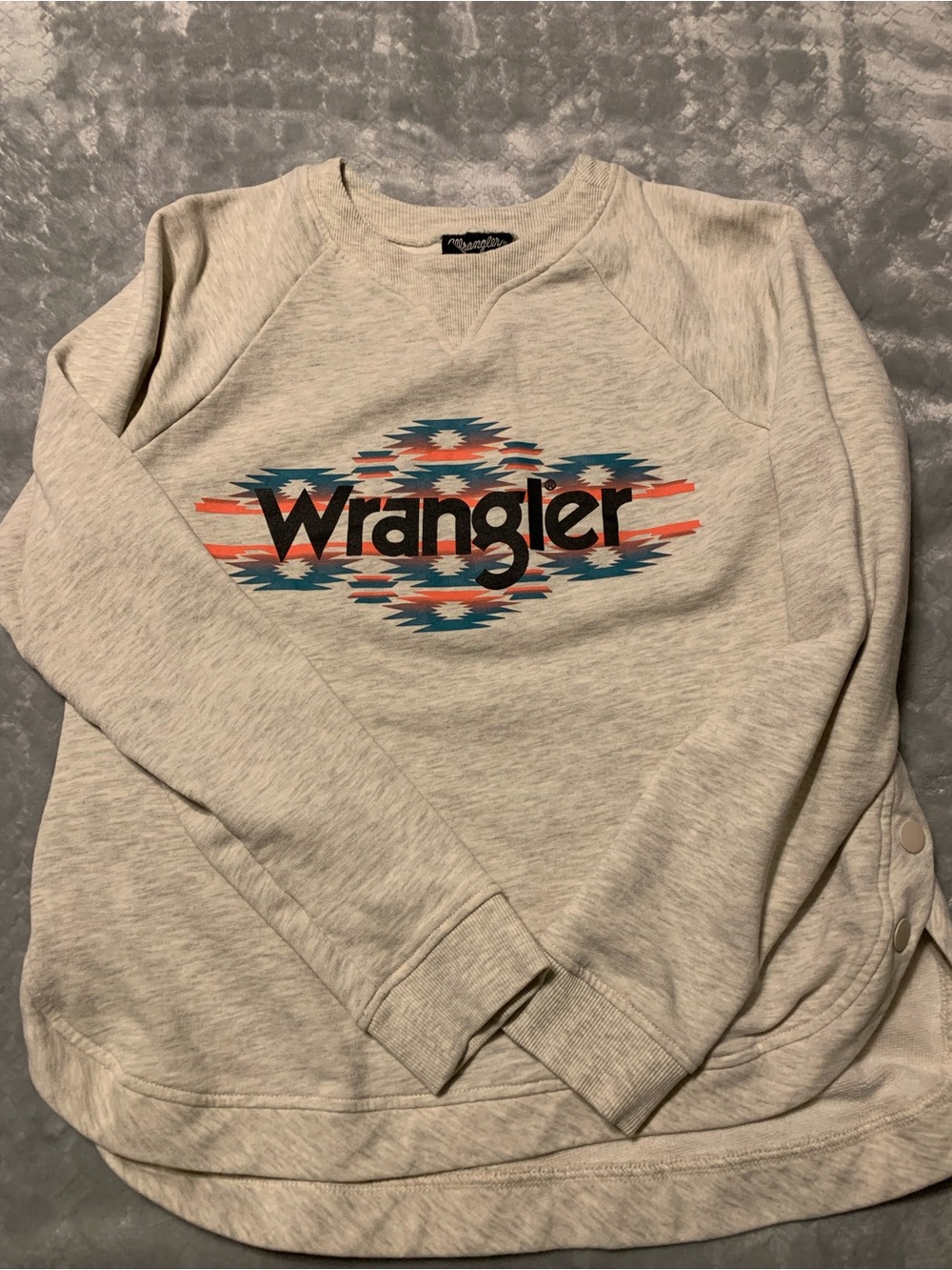Wrangler Cream Crewneck Sweatshirt with Southwestern Multicolor Logo